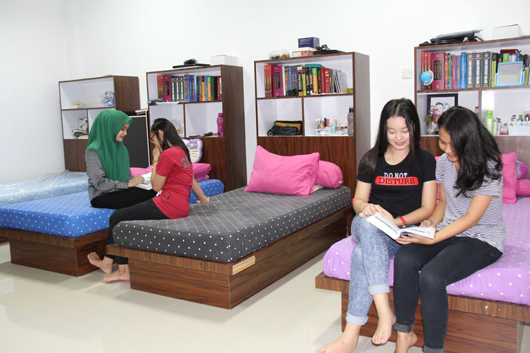 ASRAMA PUTRI